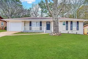 929 Pine Roc Dr, Stone Mountain, GA 30083 - Photo 1