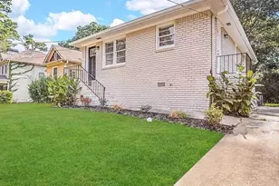 933 Capitol View Ave NW, Atlanta, GA 30318 - Photo 1