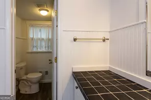 1025 Vistavia Cir, Decatur, GA 30033 - Photo 41