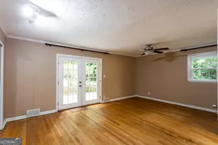 1025 Vistavia Cir, Decatur, GA 30033 - Photo 45