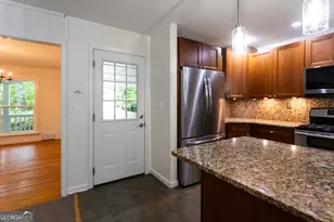 1025 Vistavia Cir, Decatur, GA 30033 - Photo 19
