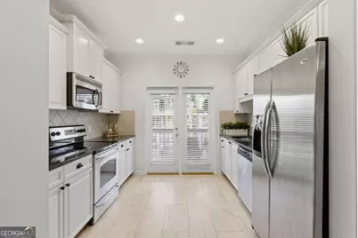 1428 Liberty Parkway NW, Atlanta, GA 30318 - Photo 3