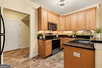 303 Commonwealth Circle, Newnan, GA 30263 - Photo 15