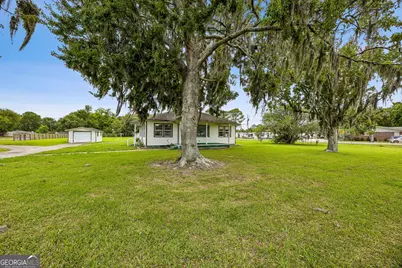 879 Charlie Smith Sr Highway, Saint Marys, GA 31558 - Photo 3