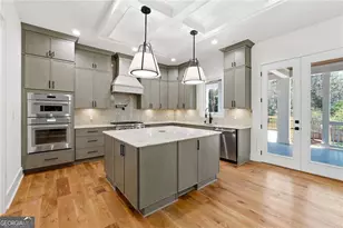 1696 Dunwoody Pl NE, Atlanta, GA 30324 - Photo 5