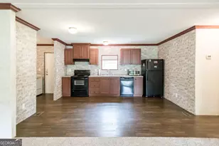 830 Satilla Cir, Blackshear, GA 31516 - Photo 11