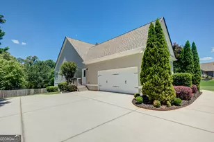 221 Chasewood Ln, Senoia, GA 30276 - Photo 3