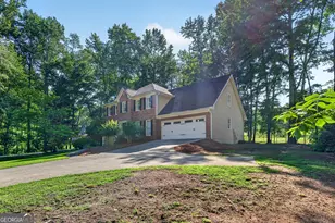135 Crimson Ridge, Tyrone, GA 30290 - Photo 3