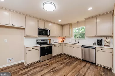 121 Eastlake Drive, Warner Robins, GA 31093 - Photo 7