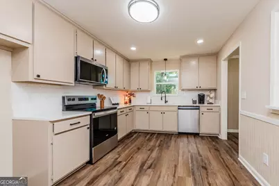 121 Eastlake Drive, Warner Robins, GA 31093 - Photo 9