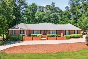 312 Ashford Cir, Lagrange, GA 30240 - Photo 1