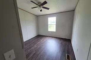147 Barn Rd Cir, Jesup, GA 31545 - Photo 5
