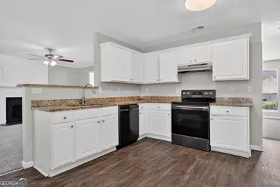 1121 Huntington Place Circle, Lithonia, GA 30058 - Photo 9