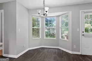 1121 Huntington Pl Cir, Lithonia, GA 30058 - Photo 13