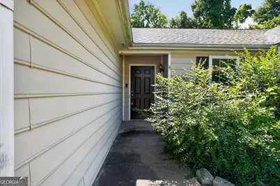 3235 Hunters Crossing Point, Lithonia, GA 30038 - Photo 3
