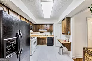 878 Lake Hollow Blvd SW, Marietta, GA 30064 - Photo 5