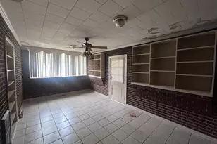 211 Gordon St, Thomson, GA 30824 - Photo 9