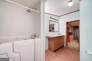 450 Lakeshore Dr, Jackson, GA 30233 - Photo 23