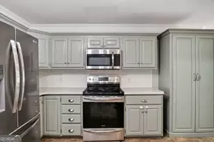 354 E Creek Bend, Athens, GA 30605 - Photo 7
