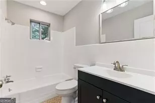 147 Greenwood St, Jesup, GA 31545 - Photo 13
