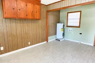 2021 Tebeau St, Waycross, GA 31501 - Photo 17