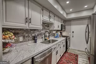 6851 Roswell Rd Apt C 8, Sandy Springs, GA 30328 - Photo 15