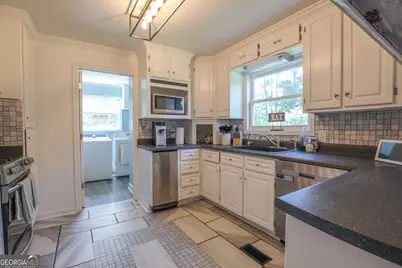 146 E Lakeview Drive NE, Milledgeville, GA 31061 - Photo 5