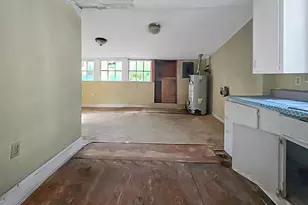 842 E 37th St, Savannah, GA 31401 - Photo 15
