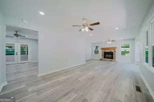 214 Oakridge Dr, Byron, GA 31008 - Photo 5