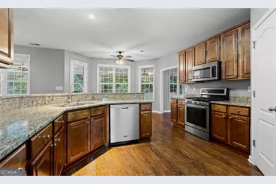 310 Persimmon Drive, Sharpsburg, GA 30277 - Photo 7