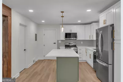 2794 Long Way, Decatur, GA 30032 - Photo 9
