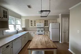 1300 Kennesaw Trace Ct NW, Kennesaw, GA 30144 - Photo 7