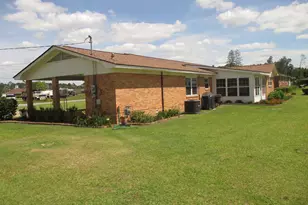 29 Pine Forest Ave, Hazlehurst, GA 31539 - Photo 5