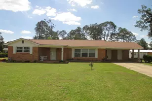 29 Pine Forest Ave, Hazlehurst, GA 31539 - Photo 1