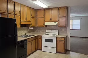 8437 Pineland Dr, Jonesboro, GA 30238 - Photo 9