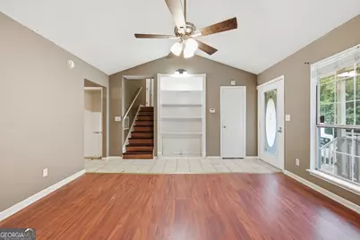 2069 Bedford Court, Lithonia, GA 30058 - Photo 5