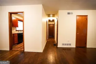 7598 Connell Dr, Jonesboro, GA 30236 - Photo 9