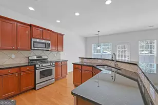 5608 Avonley Creek Dr, Sugar Hill, GA 30518 - Photo 3