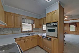 211 Hilltop Ln, Toccoa, GA 30577 - Photo 9