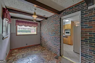 211 Hilltop Ln, Toccoa, GA 30577 - Photo 15