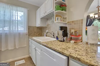 4052 W Johnson Circle, Chamblee, GA 30341 - Photo 13