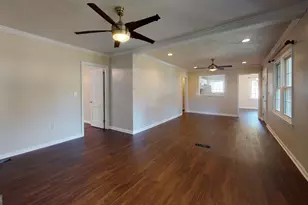 4052 W Johnson Cir, Chamblee, GA 30341 - Photo 17
