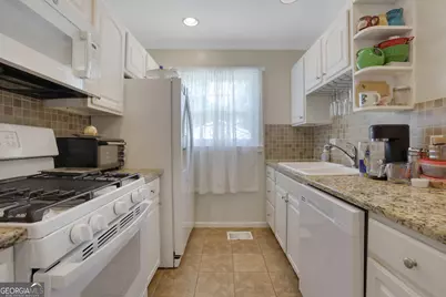 4052 W Johnson Circle, Chamblee, GA 30341 - Photo 11