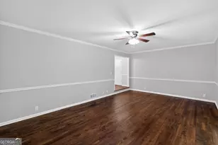 7127 Riverside Dr, Atlanta, GA 30328 - Photo 11