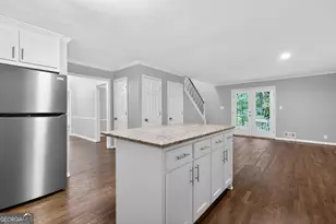 7127 Riverside Dr, Atlanta, GA 30328 - Photo 13