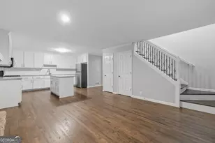 7127 Riverside Dr, Atlanta, GA 30328 - Photo 5