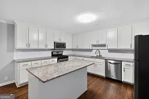 7127 Riverside Dr, Atlanta, GA 30328 - Photo 13