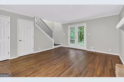 7127 Riverside Drive, Atlanta, GA 30328 - Photo 9