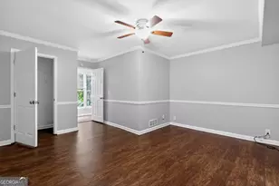 7127 Riverside Dr, Atlanta, GA 30328 - Photo 23
