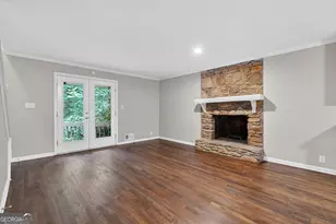 7127 Riverside Dr, Atlanta, GA 30328 - Photo 7